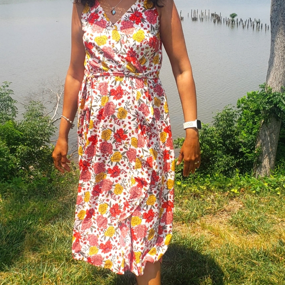 LOFT Floral Print Dress. Size Medium
